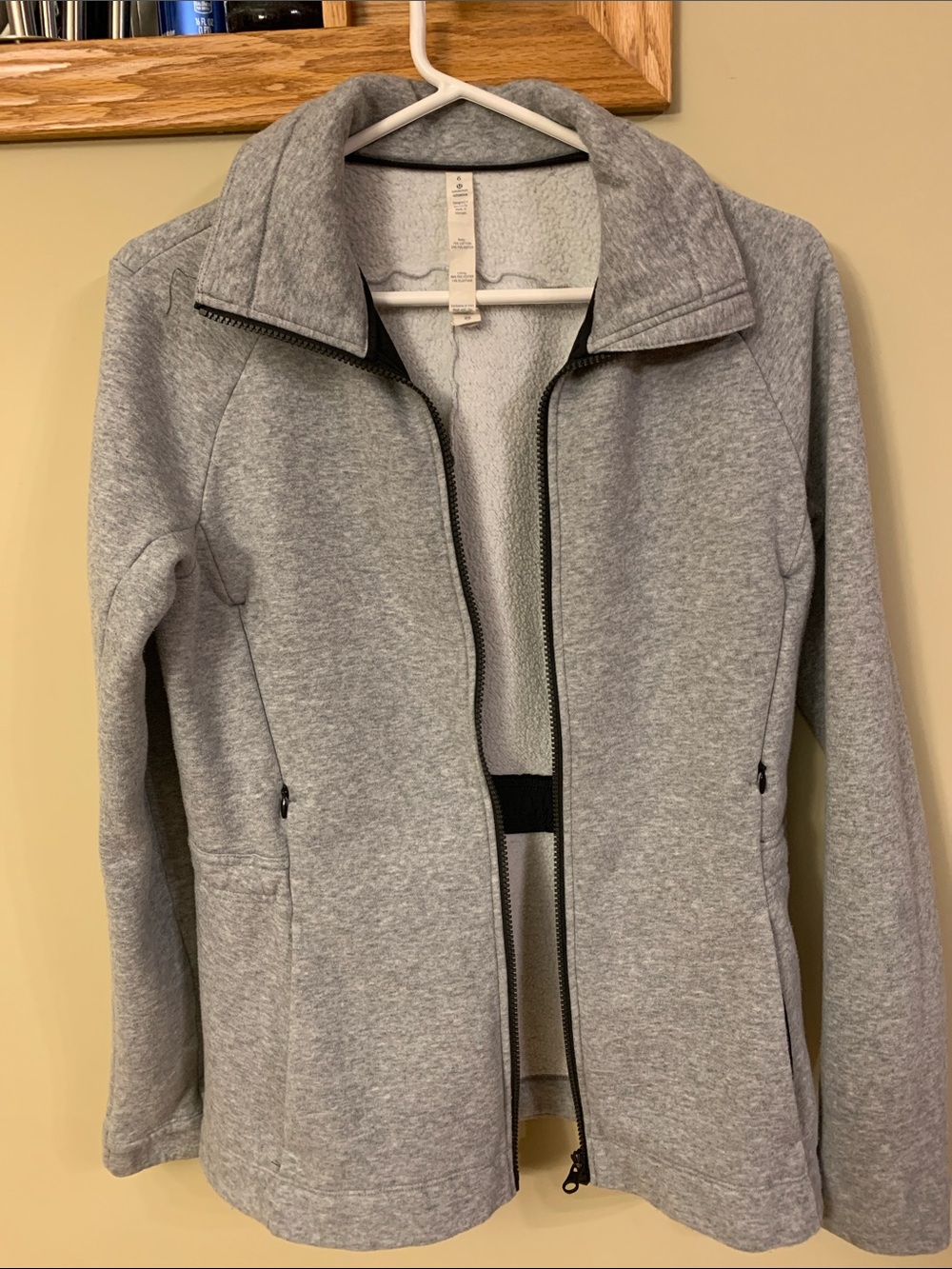 lululemon athletica Women's Light Gray Zip-Up Fleece Jacket